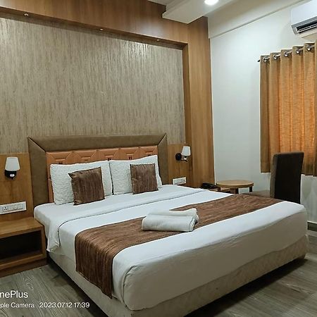 Hotel Aerocity Golden Close To New Delhi Airport المظهر الخارجي الصورة