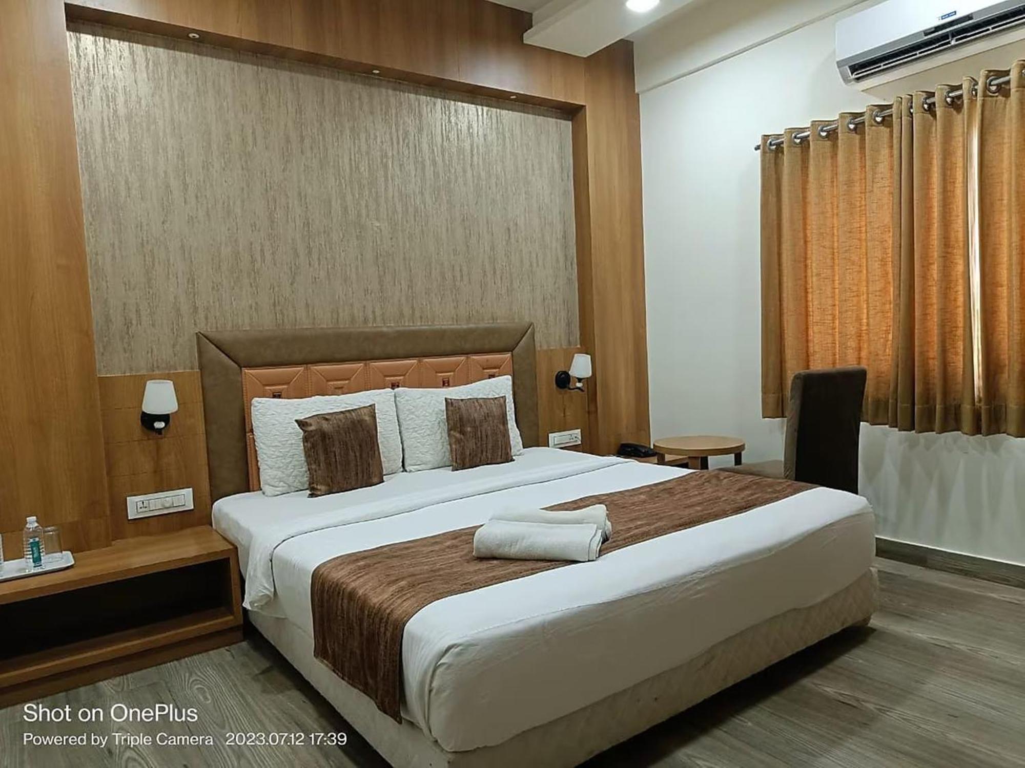 Hotel Aerocity Golden Close To New Delhi Airport المظهر الخارجي الصورة