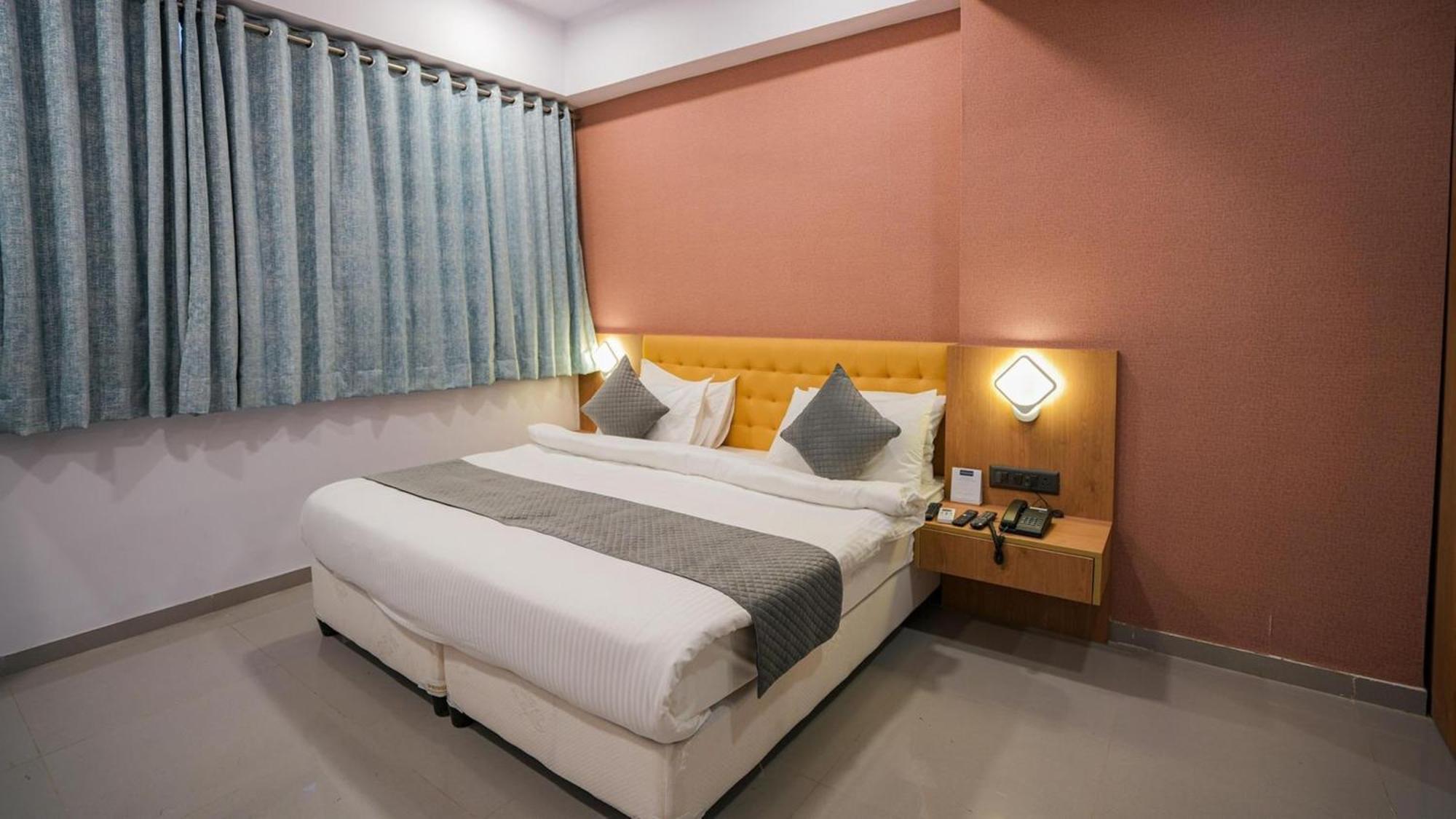 Hotel Aerocity Golden Close To New Delhi Airport المظهر الخارجي الصورة