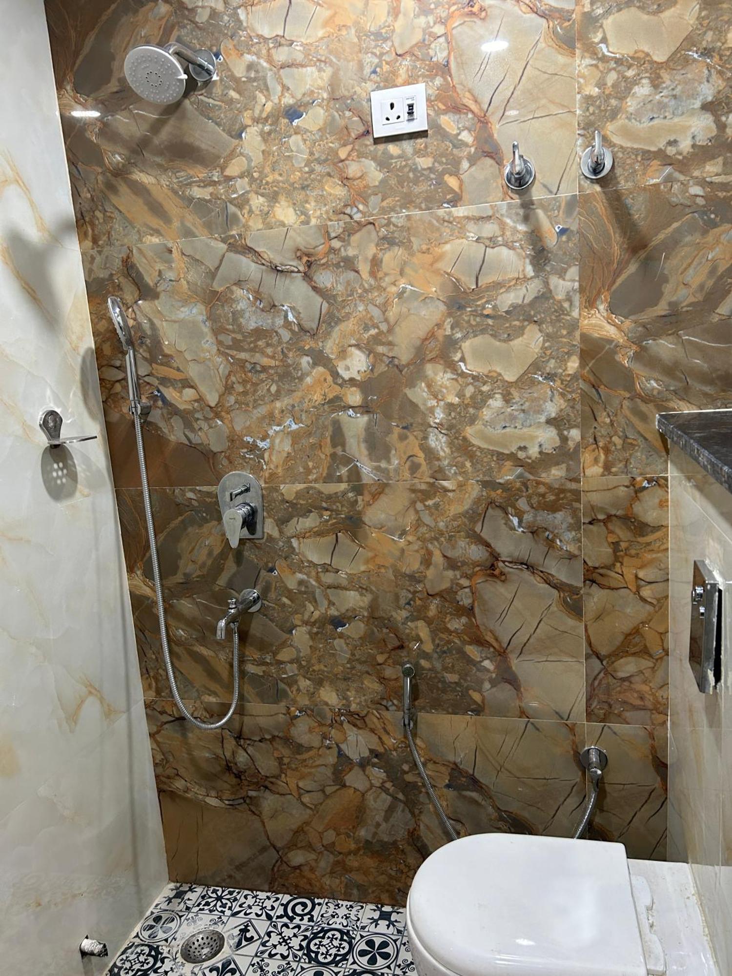 Hotel Aerocity Golden Close To New Delhi Airport المظهر الخارجي الصورة