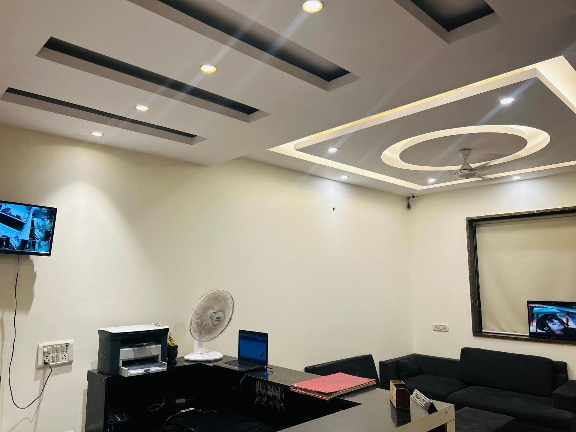 Hotel Aerocity Golden Close To New Delhi Airport المظهر الخارجي الصورة