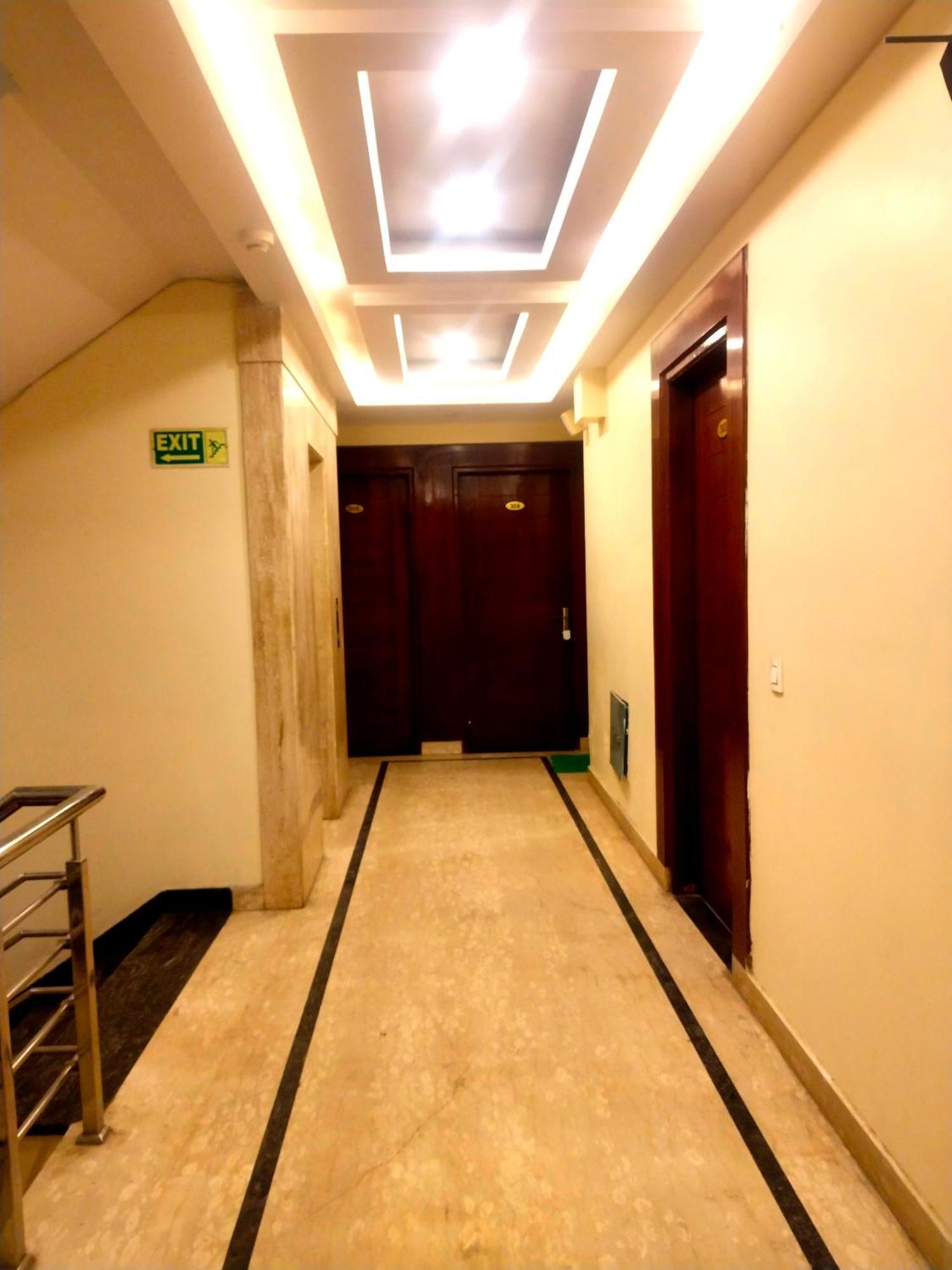 Hotel Aerocity Golden Close To New Delhi Airport المظهر الخارجي الصورة