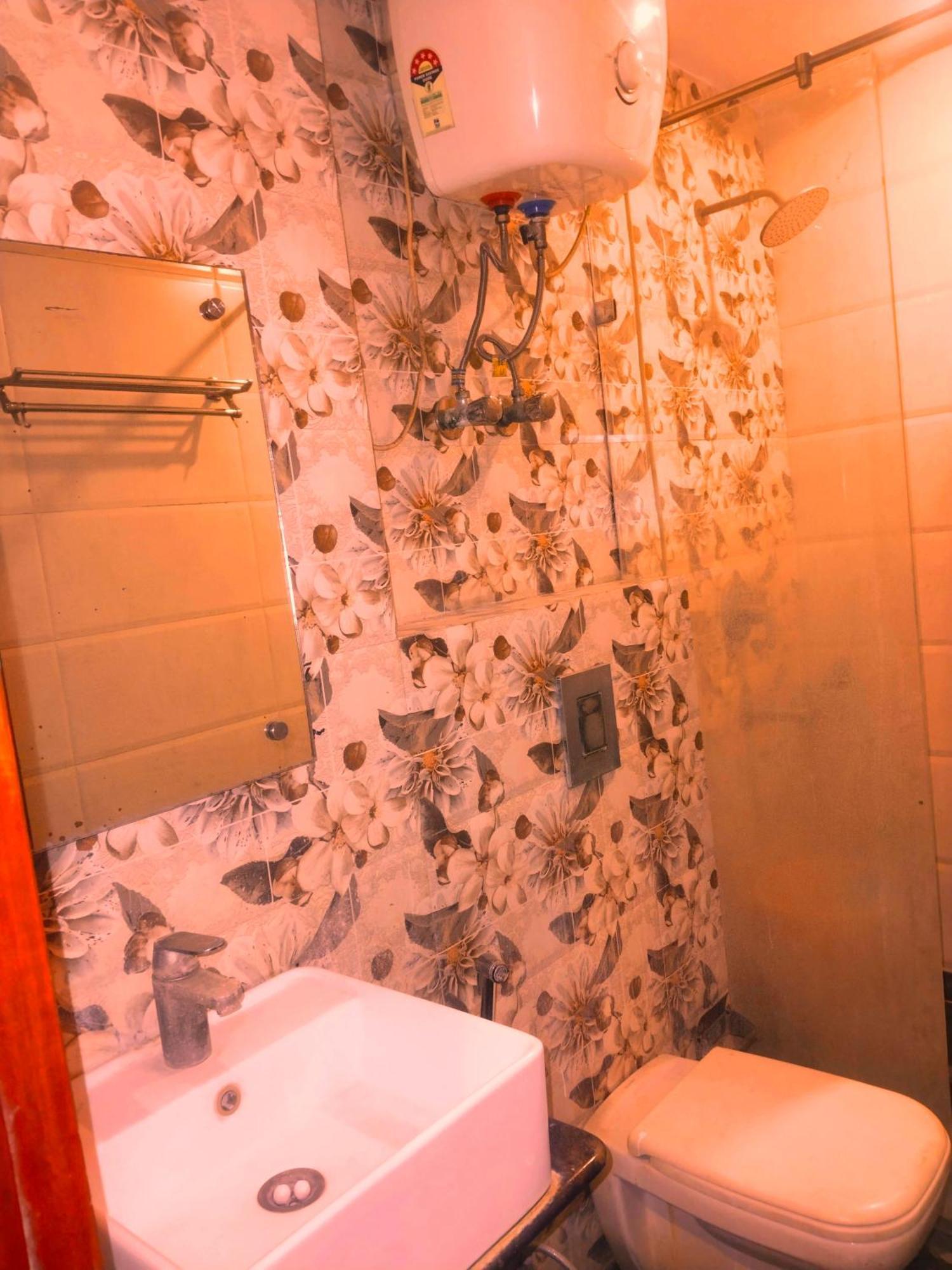 Hotel Aerocity Golden Close To New Delhi Airport المظهر الخارجي الصورة